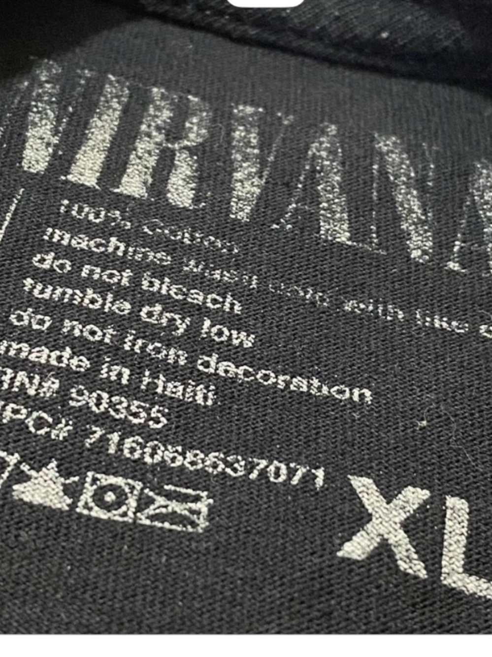 Nirvana Band Tee XL Black Smiley Face 90s Grunge Rock Graphic T-Shirt - Picture 6 of 6
